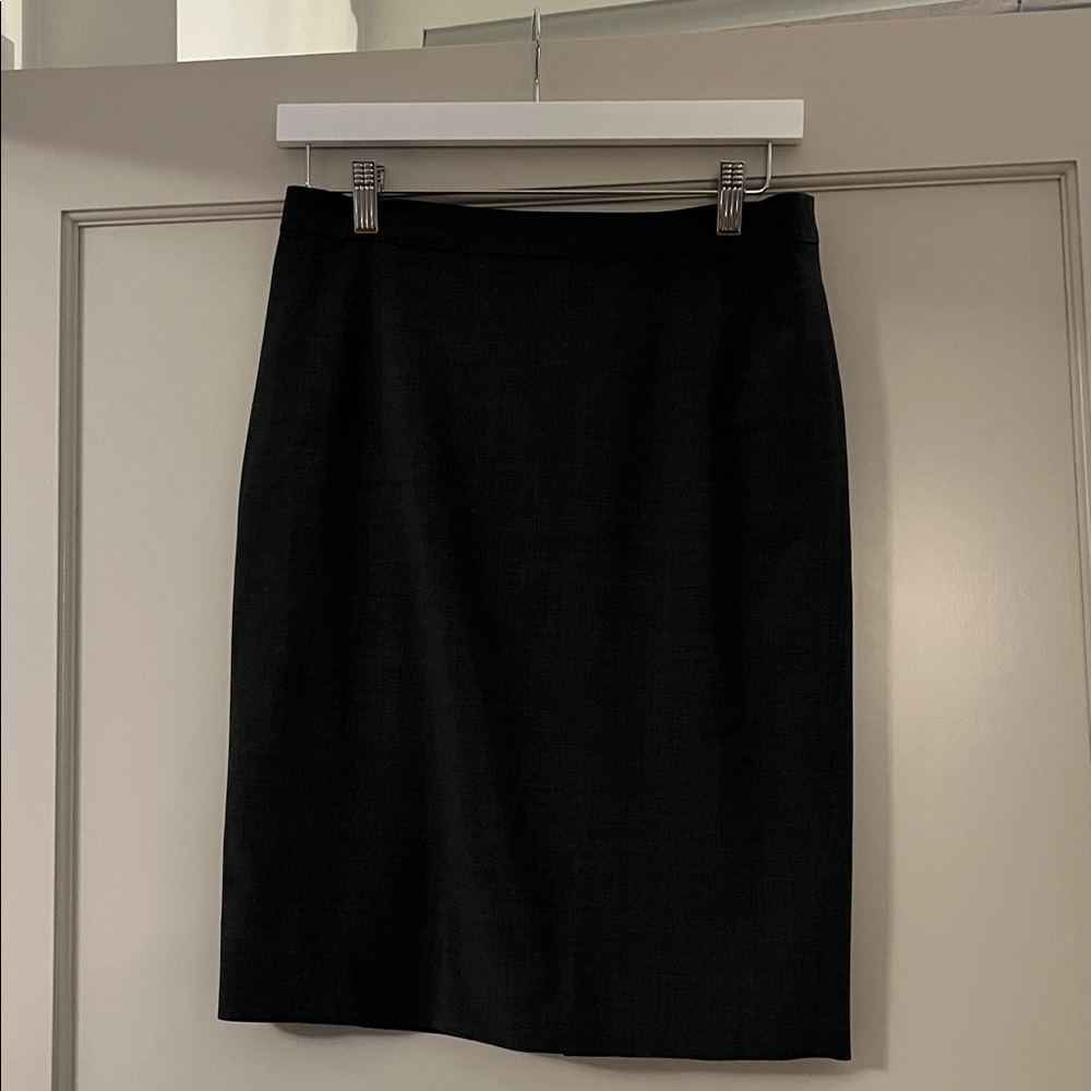 NWOT J.Crew | No. 2 Pencil skirt in Italian stretch wool | Heather Coal | Size 2 - Picture 5 of 15
